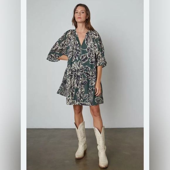 Velvet by Graham & Spencer Dresses & Skirts - Velvet Graham &Spencer Layne Printed Silk Cotton Short Sleeve Dress Casual Dress